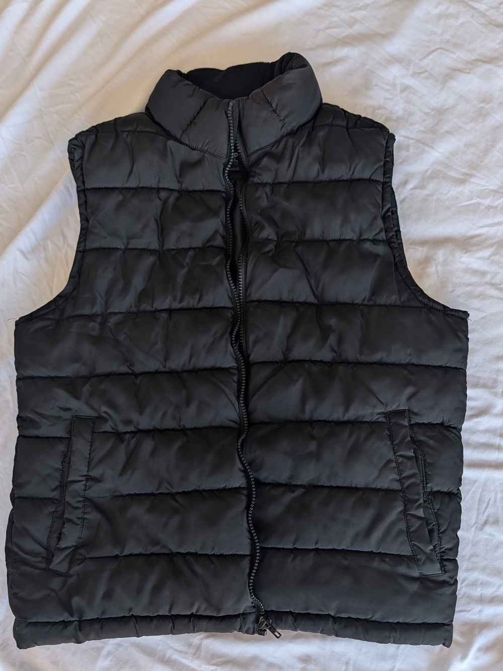 Gap Women's Black Puffer Vest